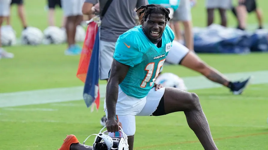 Dolphins WR Tyreek Hill claims he doesn't watch film before games — he  plays 'Madden'