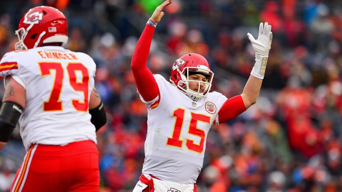 Video Of Patrick Mahomes Punting Goes Viral Amid Report He'll Be Chiefs ...