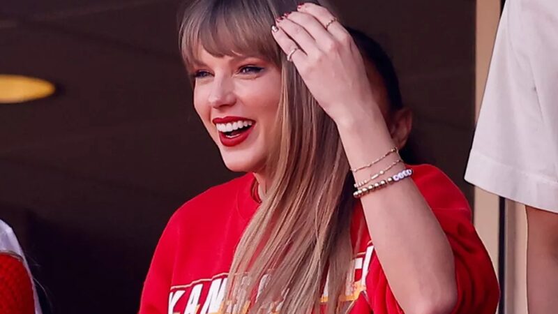 Taylor Swift’s Alleged Gift From Travis Kelce For Their One Month ...