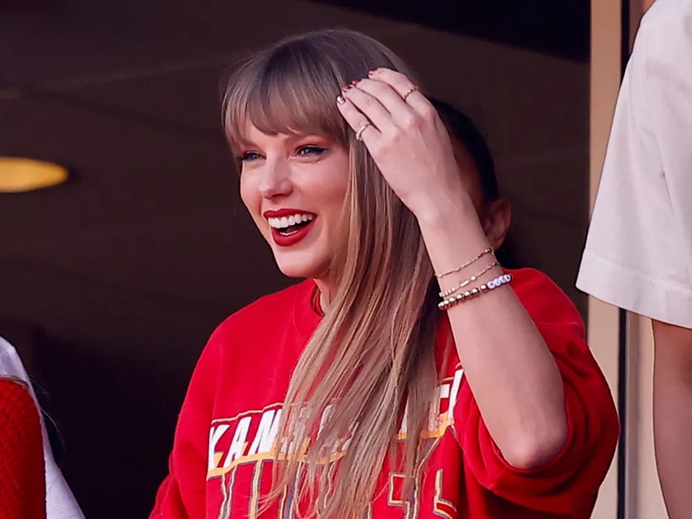 Taylor Swift’s Alleged Gift From Travis Kelce For Their One Month ...