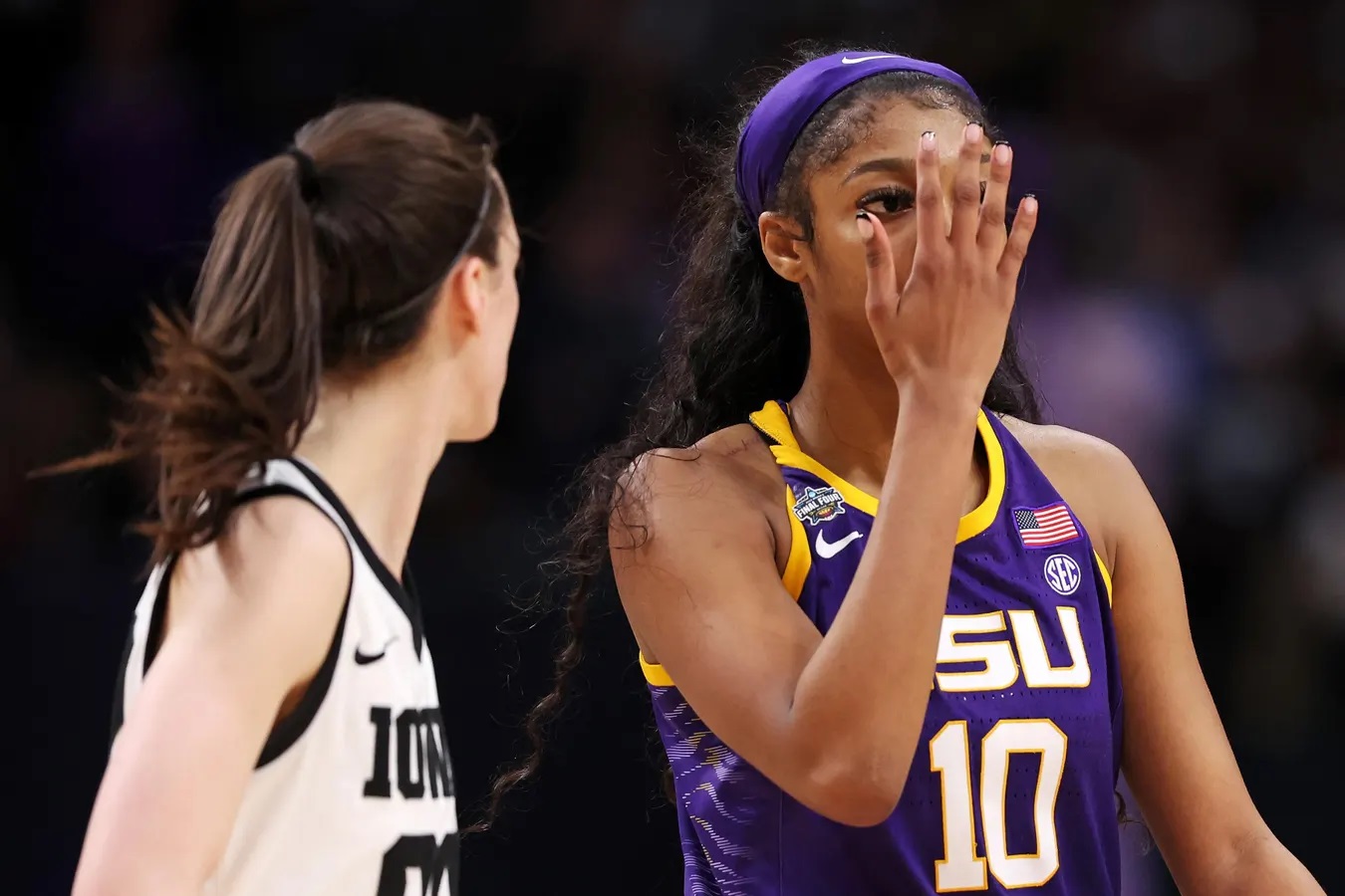 Caitlin Clark and Angel Reese Pose For Viral Selfie Ahead of WNBA Draft ...