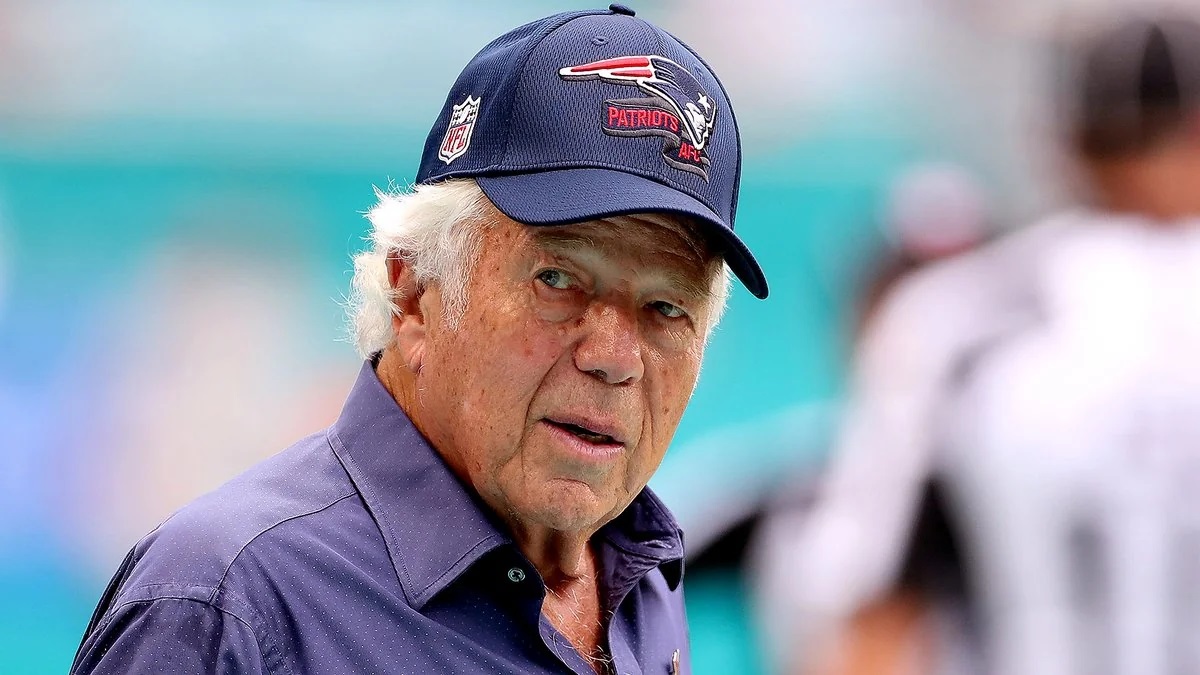 Robert Kraft Reportedly Interested in Two 'Home Run' Hires For Patriots ...