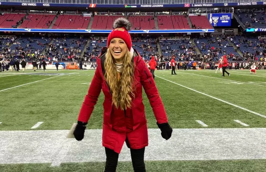 Brittany Mahomes Shows Off Life-sized Nut Crackers, Christmas Tree 