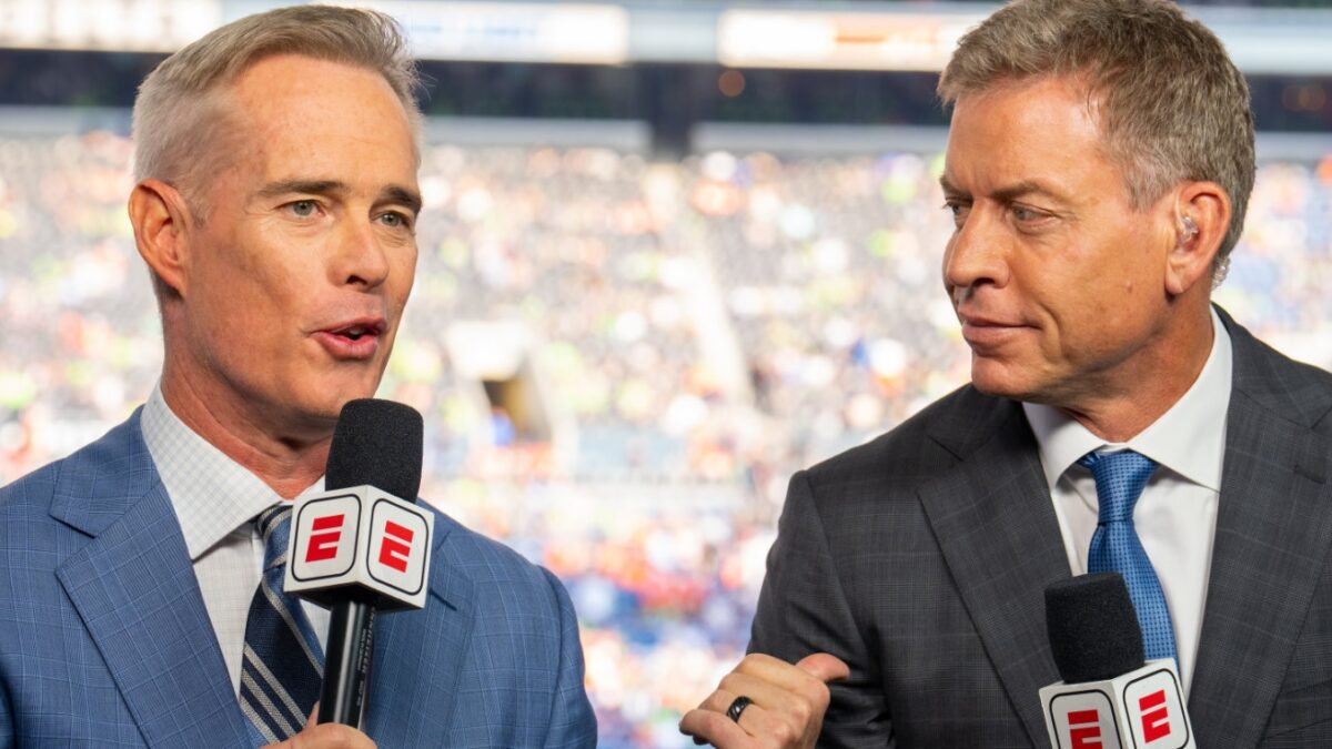 Joe Buck, Troy Aikman Were Happy About The Vikings-Bears Game Ending ...