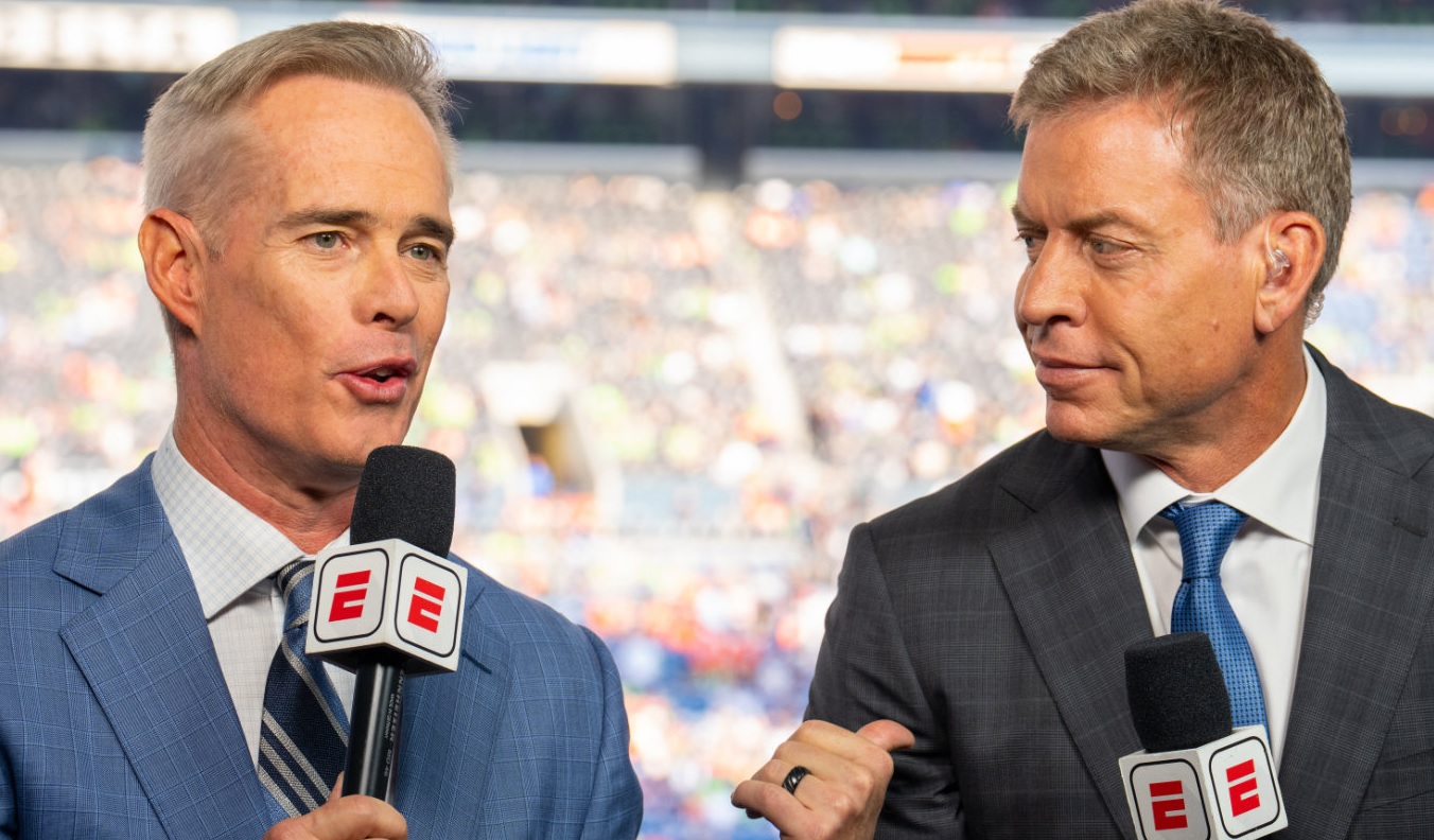 Joe Buck, Troy Aikman Were Happy About The Vikings-Bears Game Ending ...