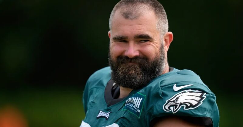 Jason Kelce's Extremely Large Dogs Go Viral - TMSPN