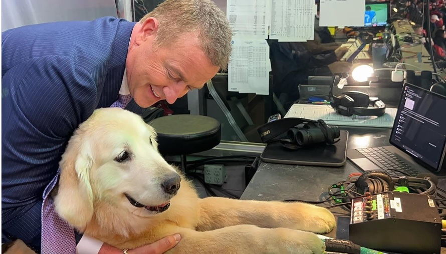 Kirk Herbstreit's Dog Goes Viral With Alabama Cheerleaders - TMSPN