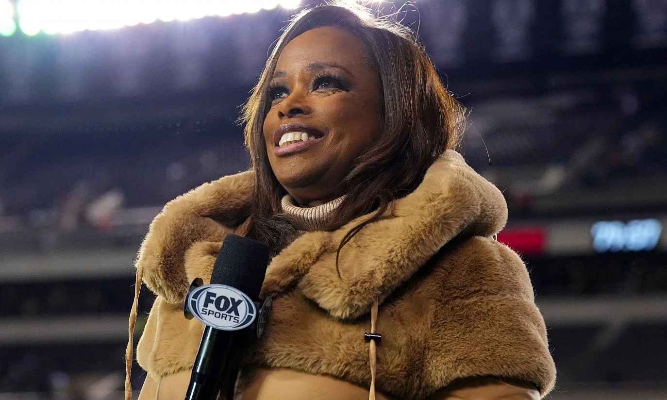 Pam Oliver Struggles with Health Issues During Match Reporting, Fans  Concerned