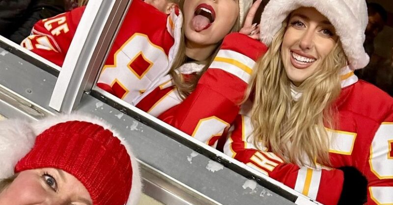 Chiefs Fan Who Received Taylor Swifts Scarf Reveals What It Smells Like Tmspn