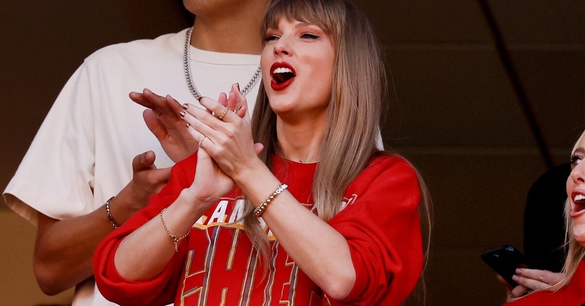 Social Media Convinced Taylor Swift Took a Shot At KC Chiefs Wide ...