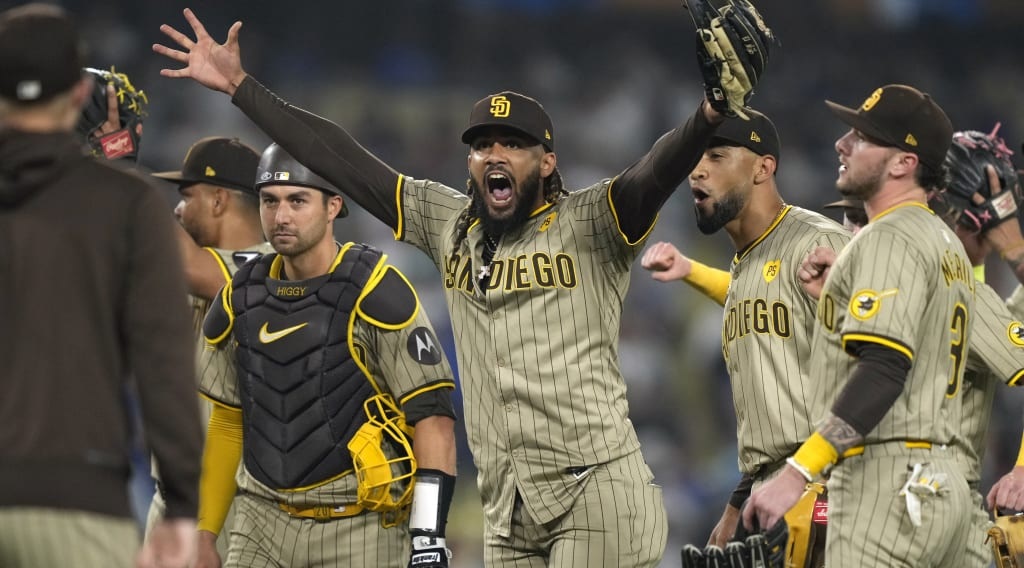 Padres Pull Off GameEnding Triple Play Against Dodgers to Clinch