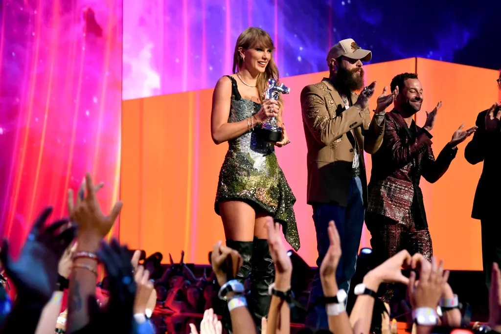 Travis Kelce Responds to Taylor Swift’s 2024 VMAs Speech Thanking Her